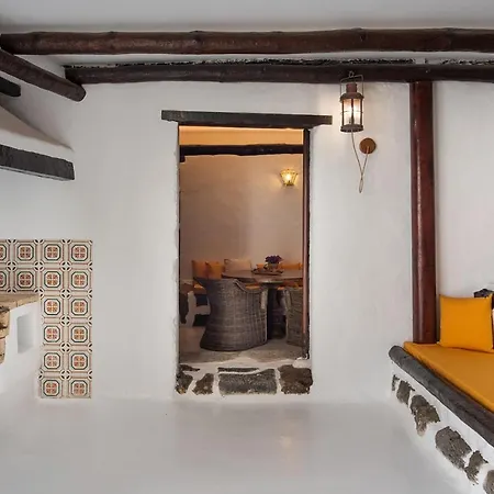 Pergolas Rural Apartment Tias